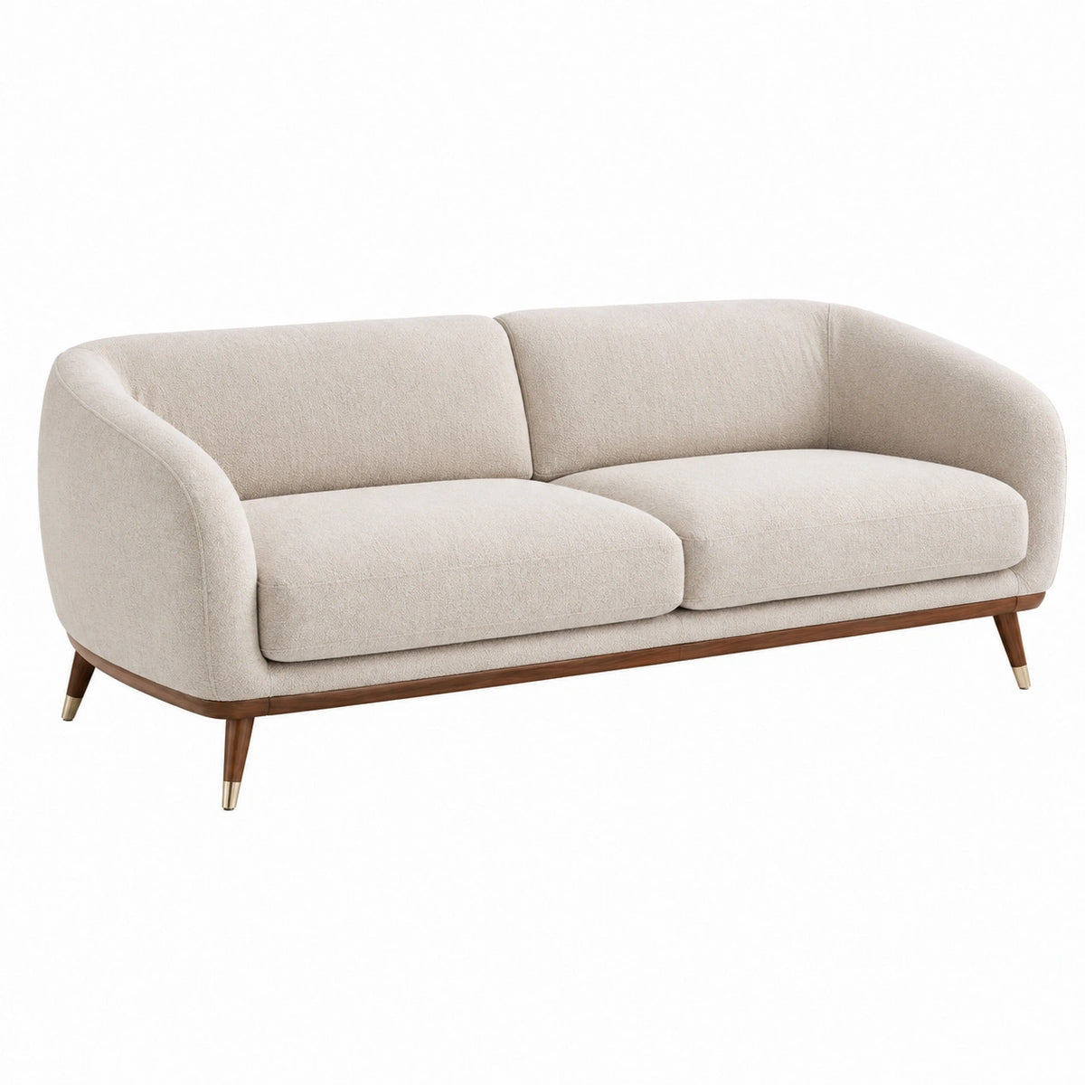Sofá de tejido beige con estructura de madera y patas de detalles metálicos